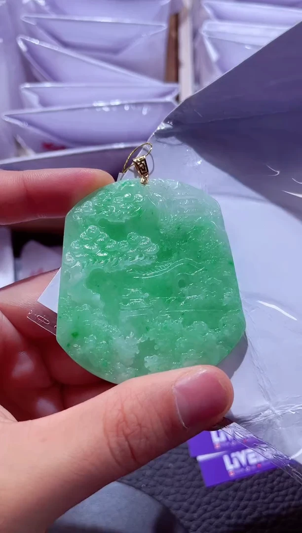 颈饰18K金镶嵌翡翠00002821