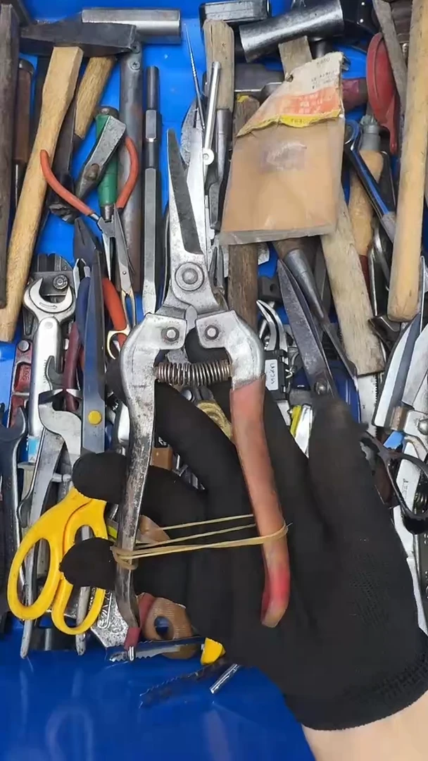 六****角五金工具钳子凿子等20