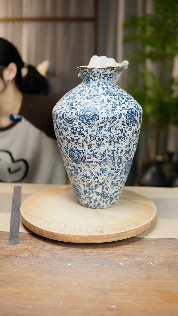 【闪购商品】陶瓷花器青花瓷缠枝莲高脚