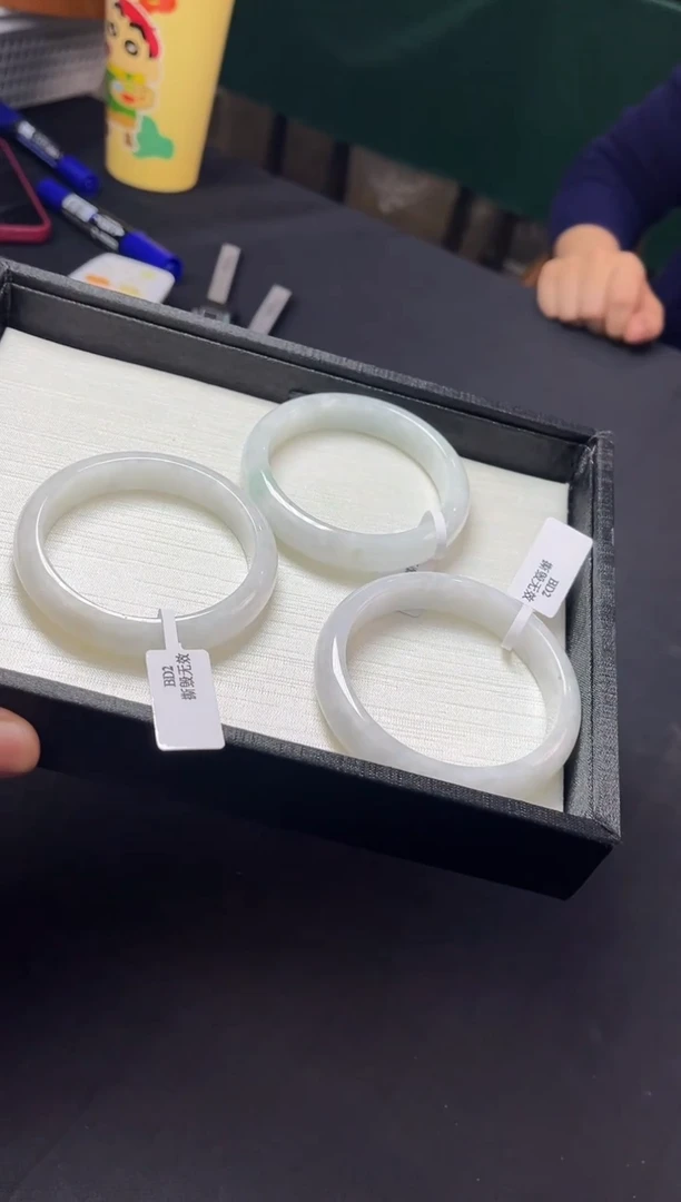 未镶嵌手镯翡翠14786/多样性发一个