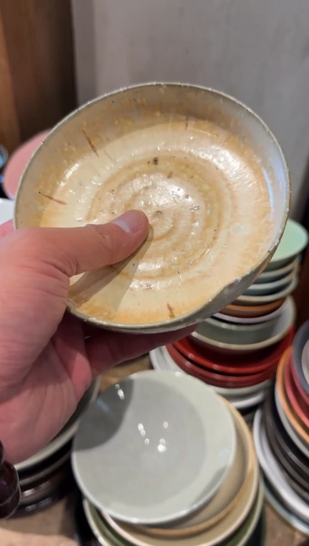 中式李*兔632陶泥米黄立口碟