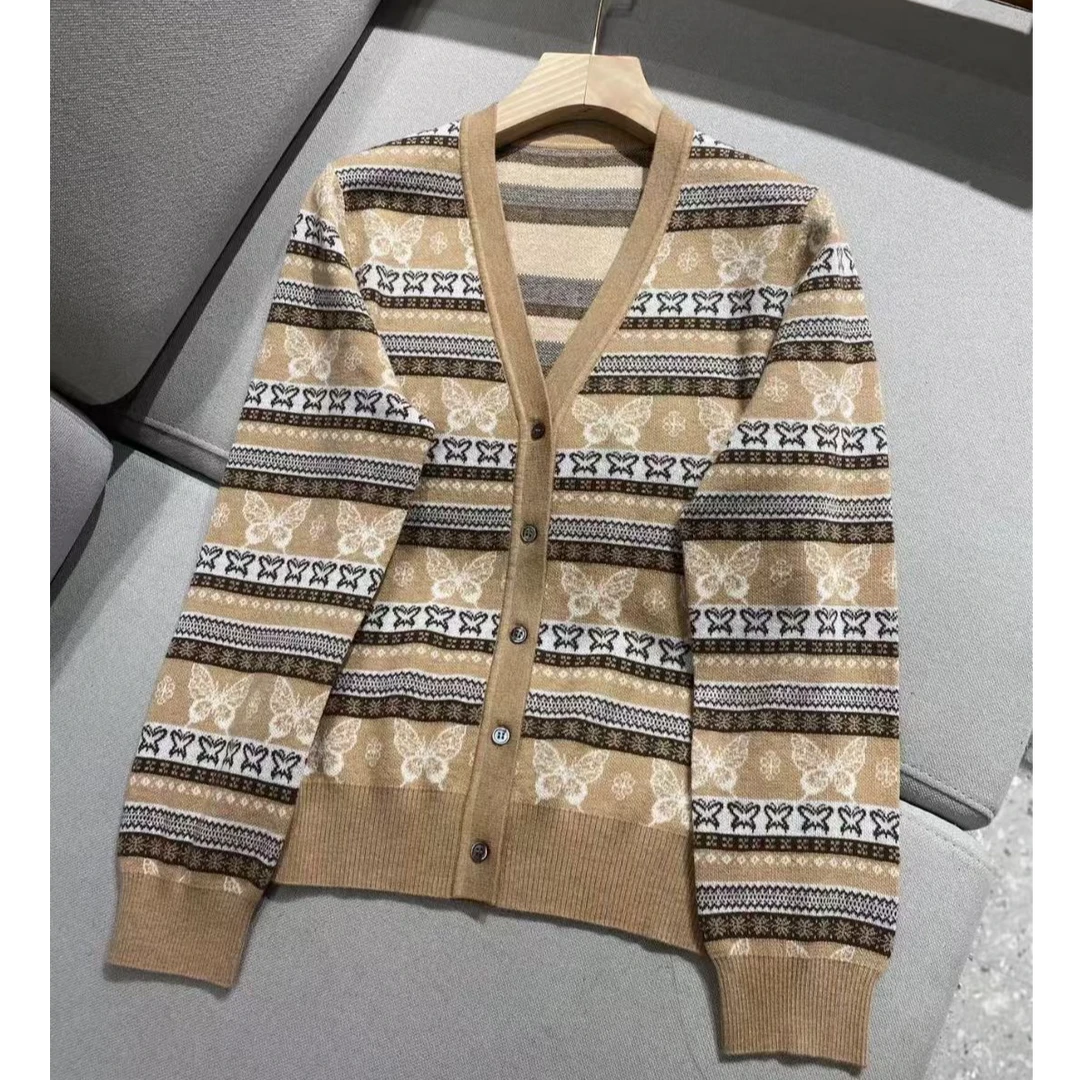 【清】川禾织衣 冬季蝴蝶提花条纹V领羊毛针织开衫百搭长袖毛衣外套