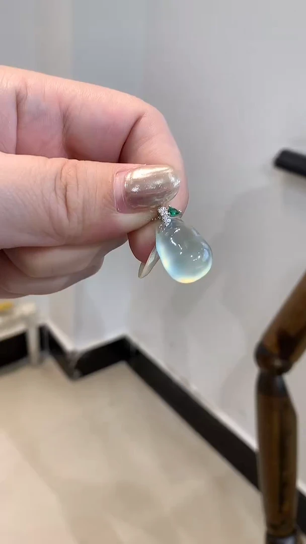 未镶嵌蛇纹石玉吊坠(不含链)福瓜