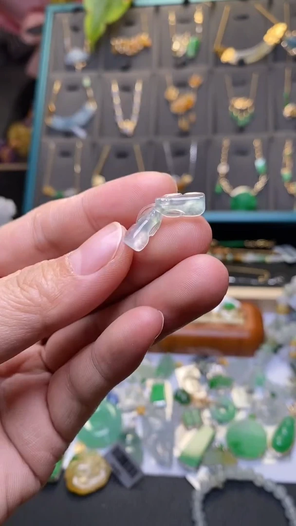 颈饰未镶嵌翡翠38165