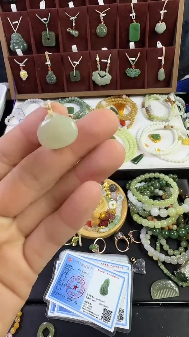 颈饰未镶嵌和田玉多样性发货