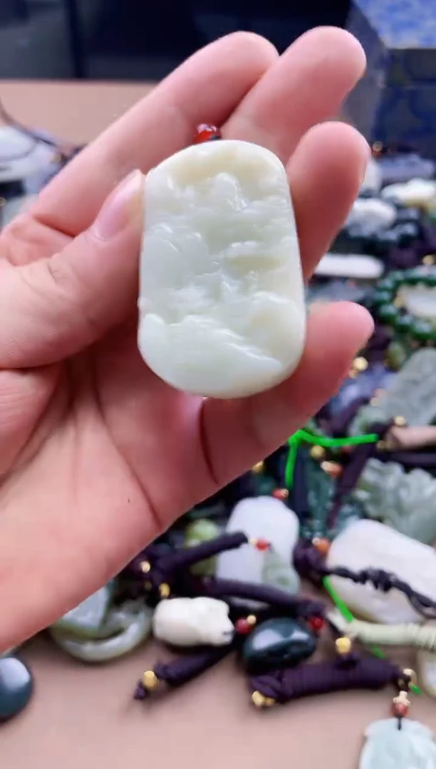 和田玉未镶嵌挂件拍一发一，多样性发货！