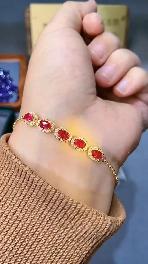 【闪购商品】红宝石手链银S925镶嵌354