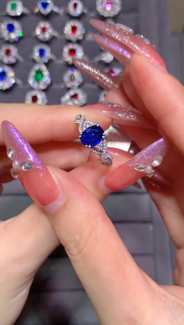 戒指蓝宝石18K金镶嵌1CT