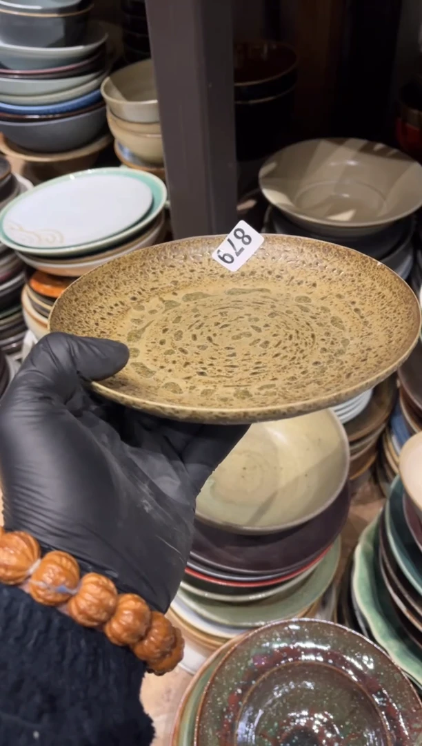 【闪购商品】瓷片879  微瑕粗陶黄绿手工盘1个
