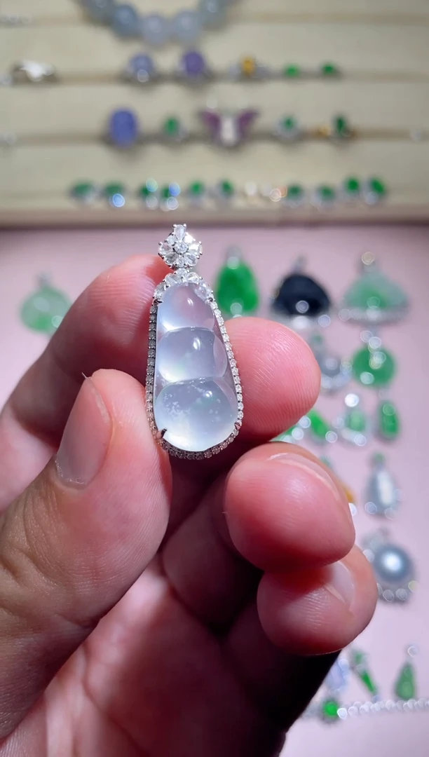 翡翠18K金镶嵌颈饰28/福豆