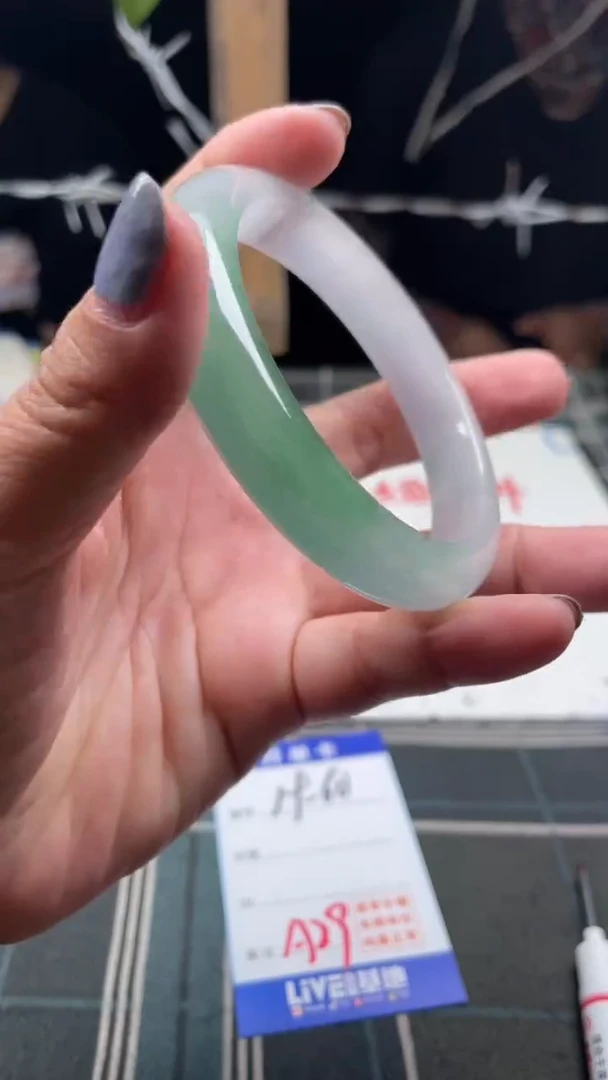 边境手镯现场收货直发