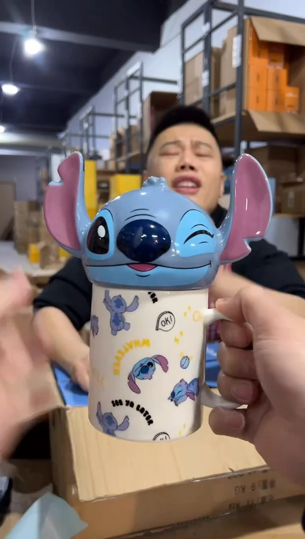 【闪购商品】杯原盒史迪仔满印带盖杯