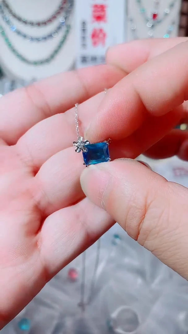 海蓝宝石颈饰未镶嵌海蓝宝方吊坠