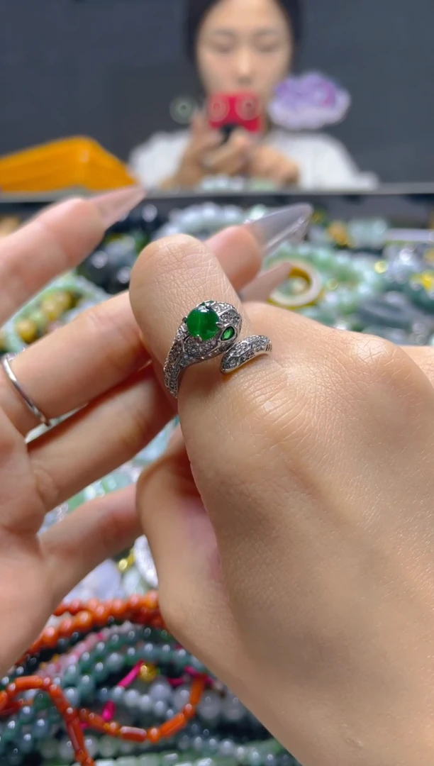 颈饰未镶嵌翡翠/Q/翡翠A货，一件也是批发价