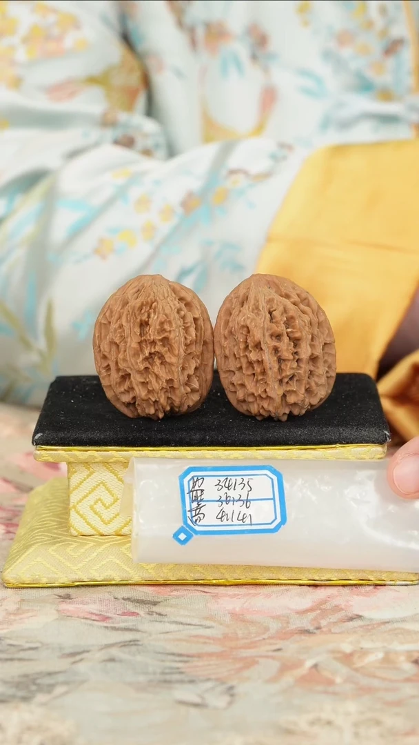 【闪购商品】文玩核桃把件龙纹将军榜