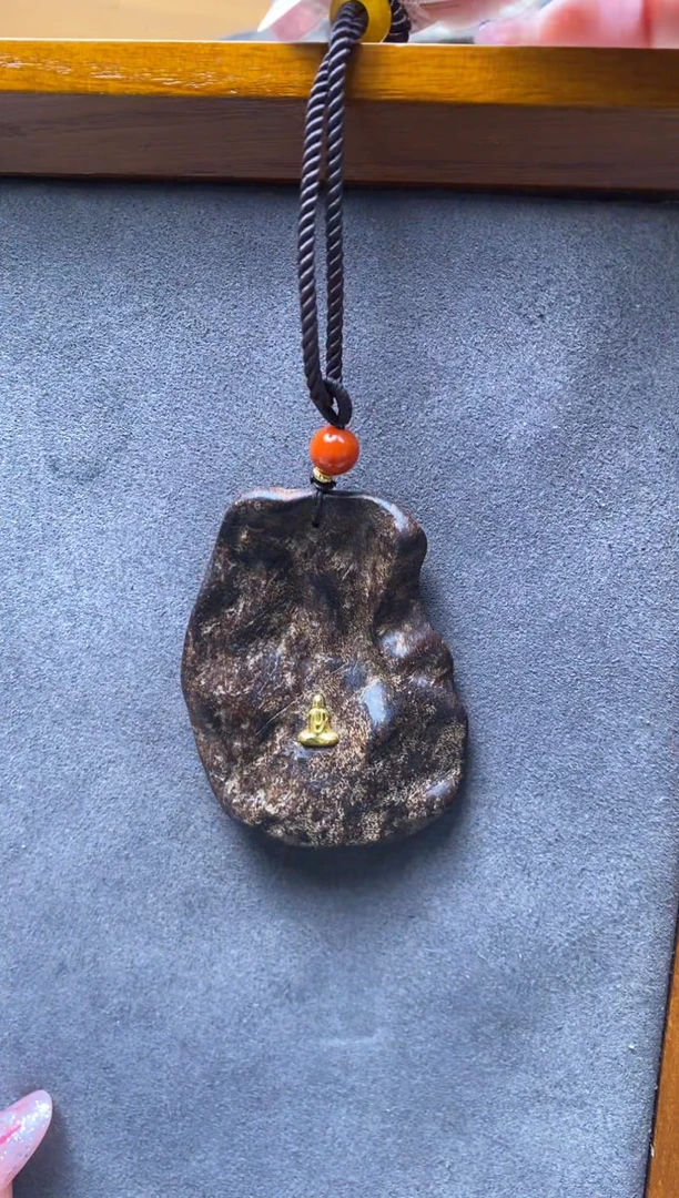 【闪购商品】沉香吊坠沉香无相佛  212号