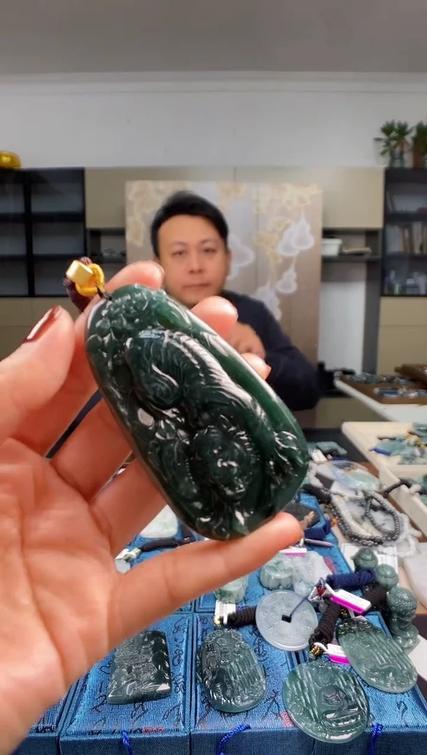 颈饰未镶嵌翡翠多样性发其一