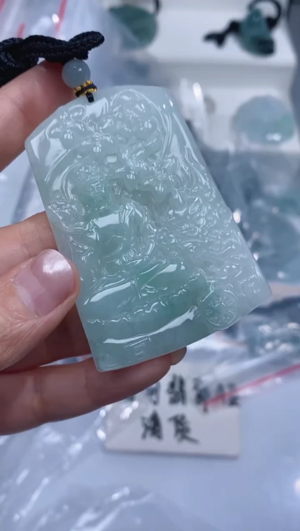 颈饰未镶嵌翡翠吊坠