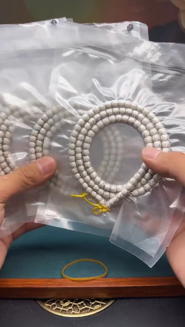 星月菩提吊坠原脂原白【直切脖挂】