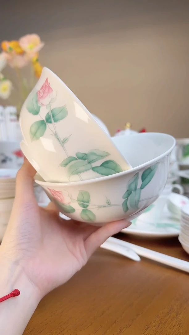 【闪购商品】 玫瑰高骨瓷面碗2个