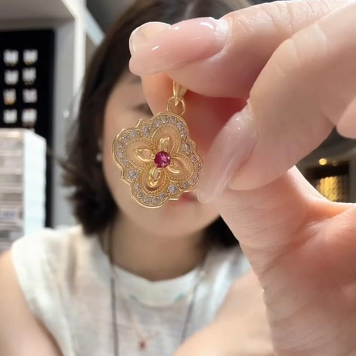 铜合金合成锆石吊坠 质感满微镶四叶草立体吊坠项坠