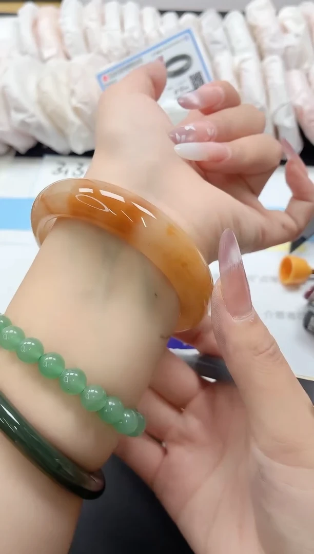 石英质玉手镯未镶嵌234/60.8