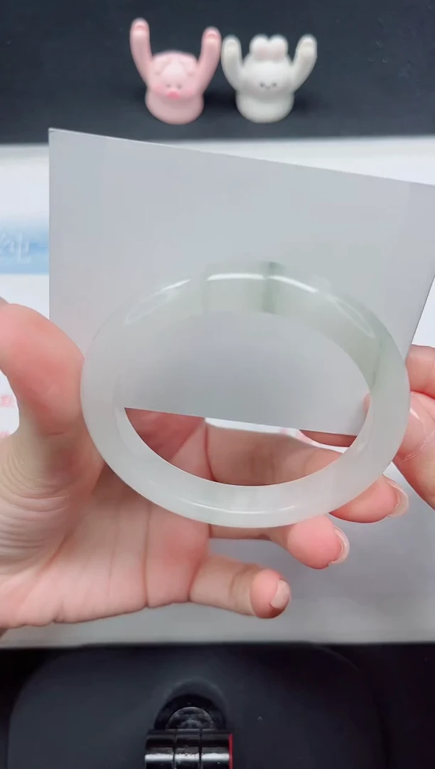 【闪购商品】石英质玉手镯未镶嵌16-56