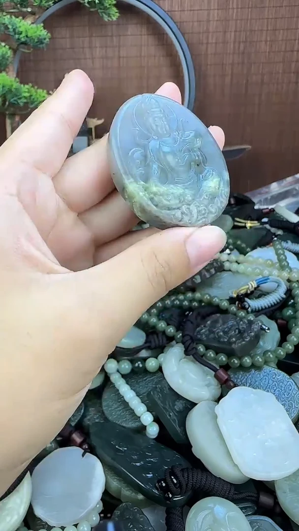 和田玉未镶嵌颈饰1