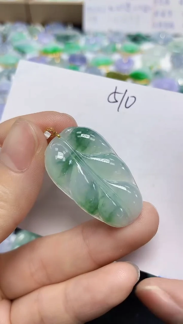 翡翠18K金镶嵌颈饰天然缅甸翡翠A货