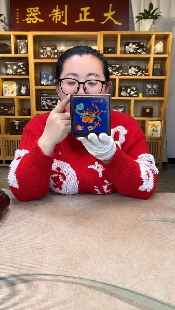 红酸枝木类成套家具大红酸枝 景泰蓝柿柿如意天地盖11*11*8