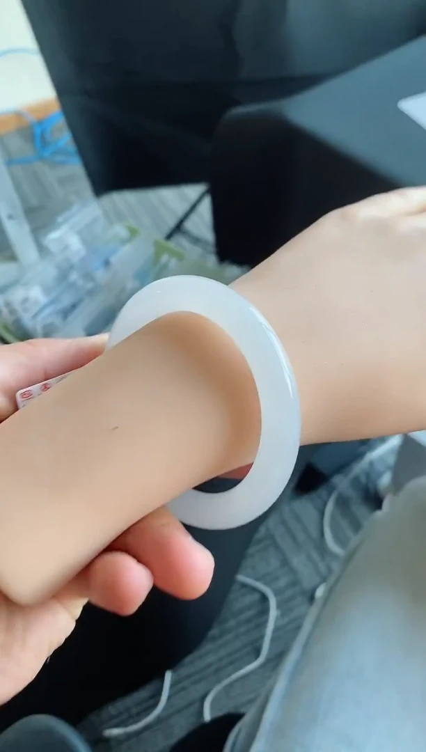 【闪购商品】翡翠手镯未镶嵌63号53.2*9.5*9.6圆条