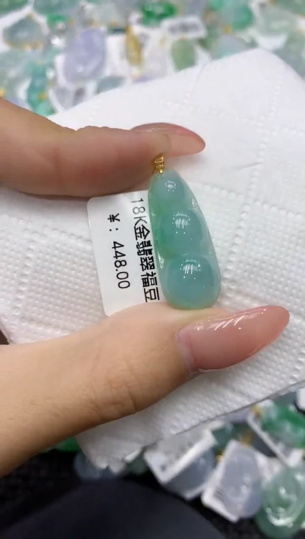 颈饰18K金镶嵌翡翠111111111111