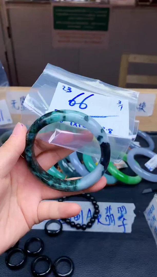 未镶嵌挂件翡翠23毛货需精细抛光手镯拍一发一