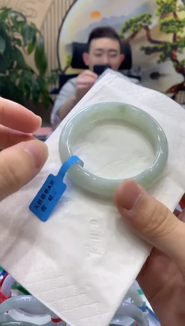 翡翠手镯未镶嵌00000007570