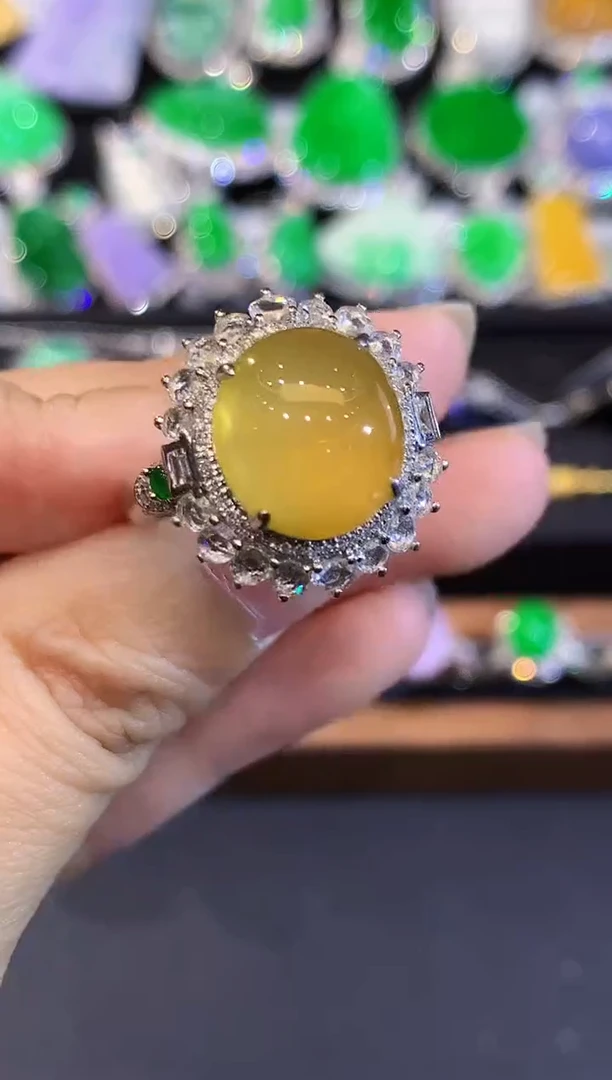 18K金镶嵌戒指翡翠LSR多样性发其一