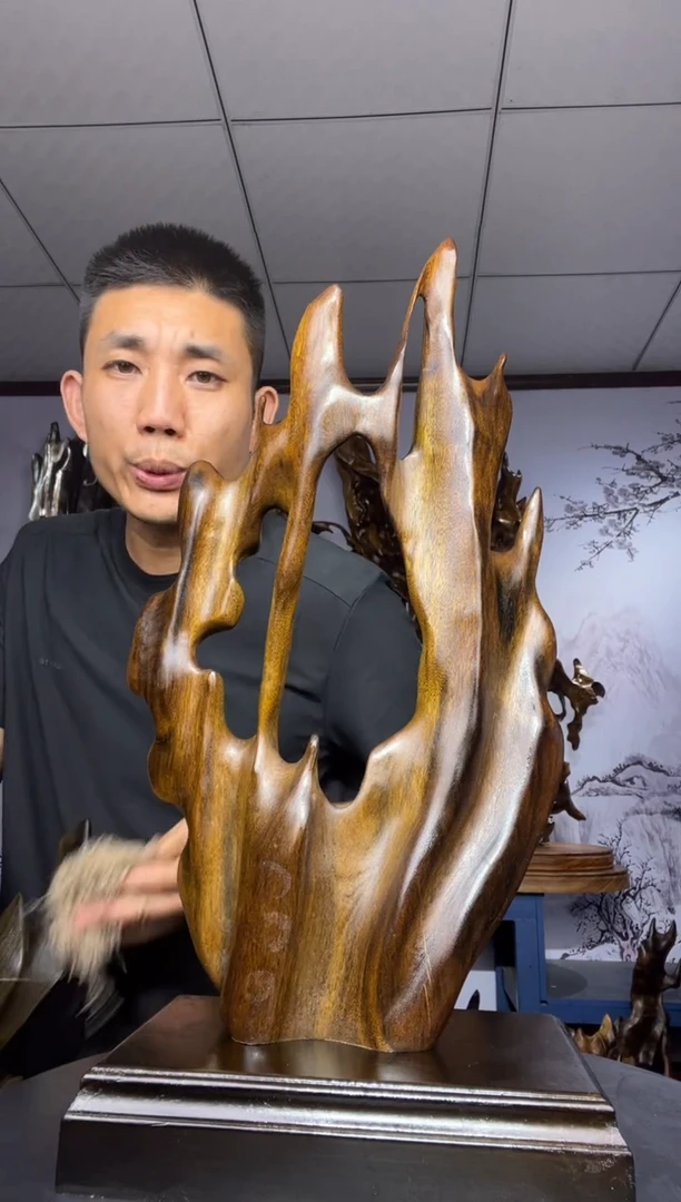 金丝楠木雕款中*。金丝楠木工艺品摆件
