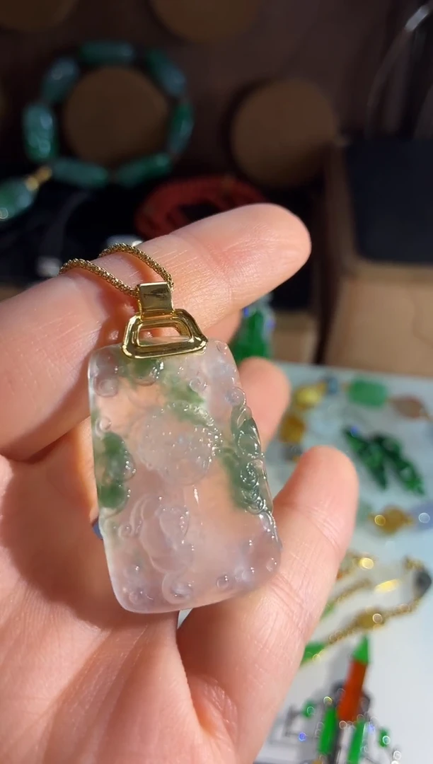 吊坠(不含链)18K金镶嵌翡翠吊坠