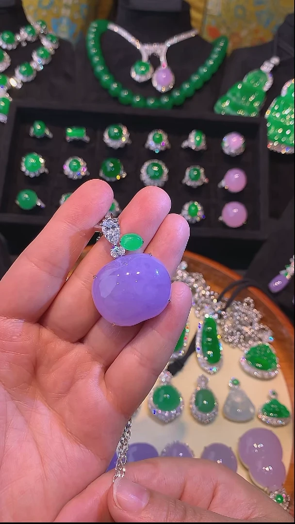 吊坠(不含链)18K金镶嵌翡翠吊坠