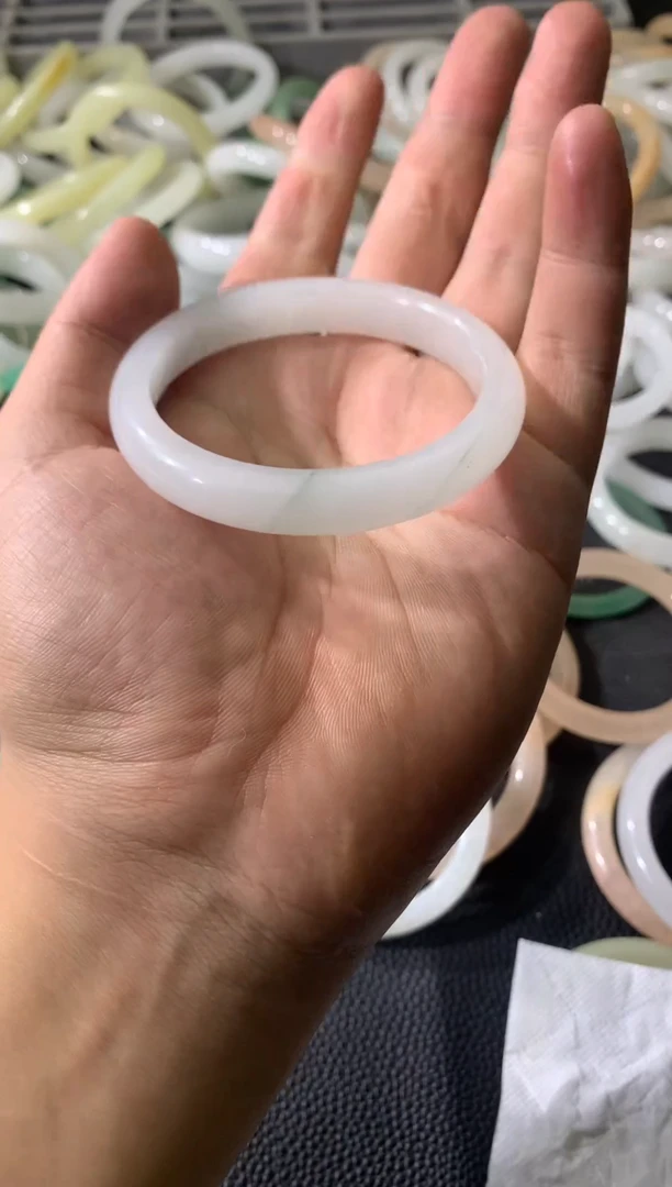 石英质玉手镯未镶嵌57