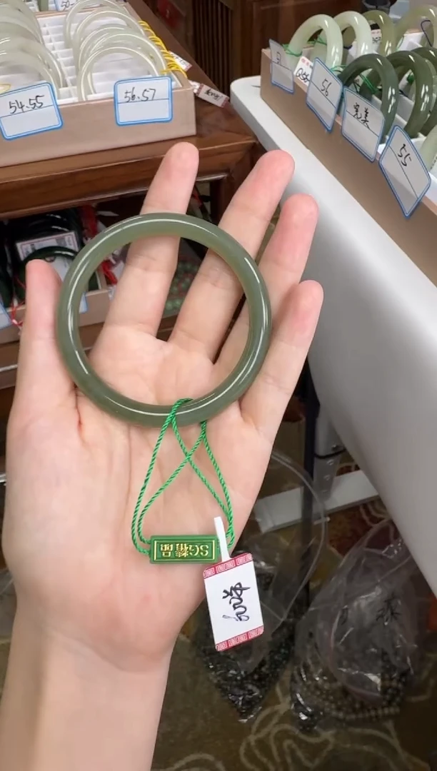 未镶嵌手镯和田玉54