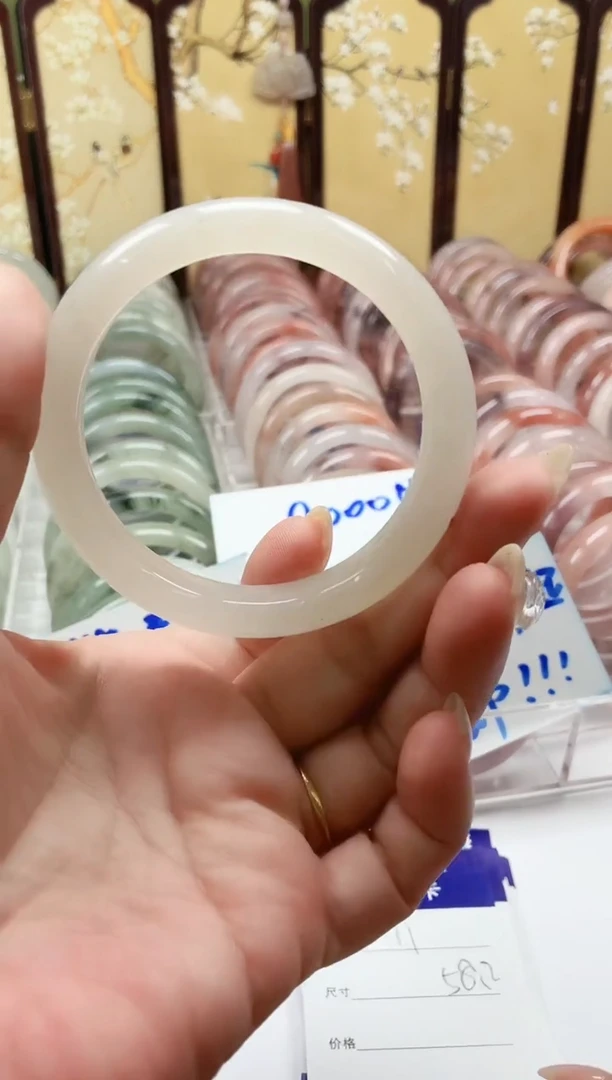 石英质玉手镯未镶嵌11/58.2