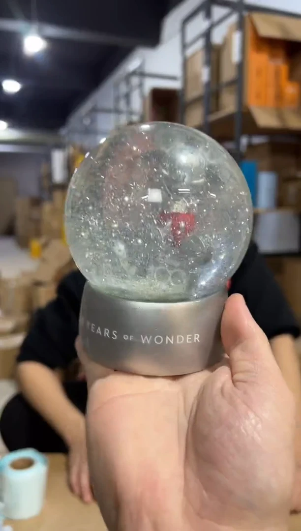 【闪购商品】杯原盒米奇100周年水晶球鼓泡北方勿拍