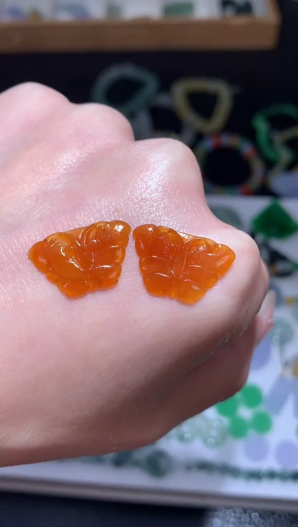 未镶嵌定制翡翠一对蝴蝶