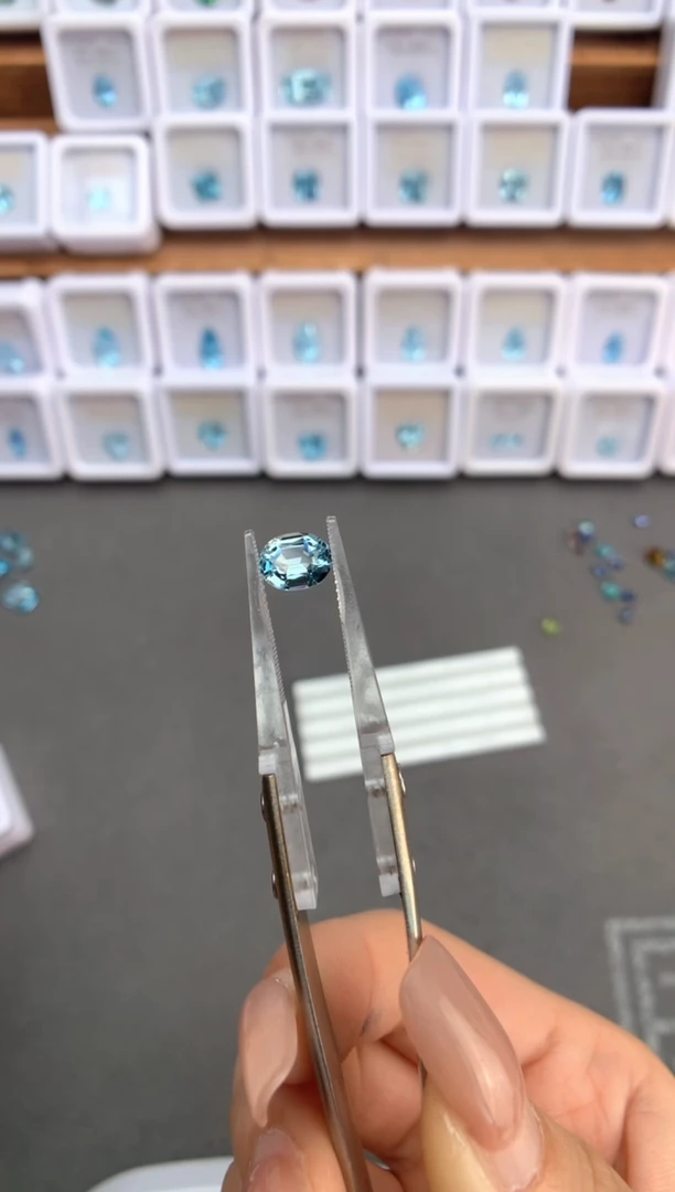 未镶嵌裸石定制海蓝宝石0.93ct 圣玛 01065