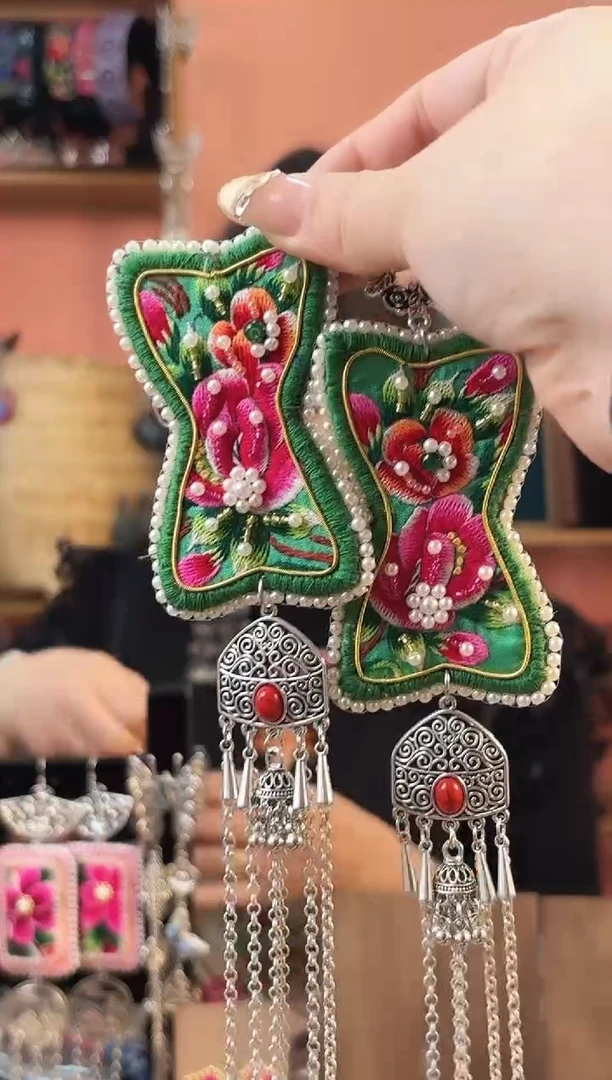 织绣y****y艺枝独绣手工饰品256