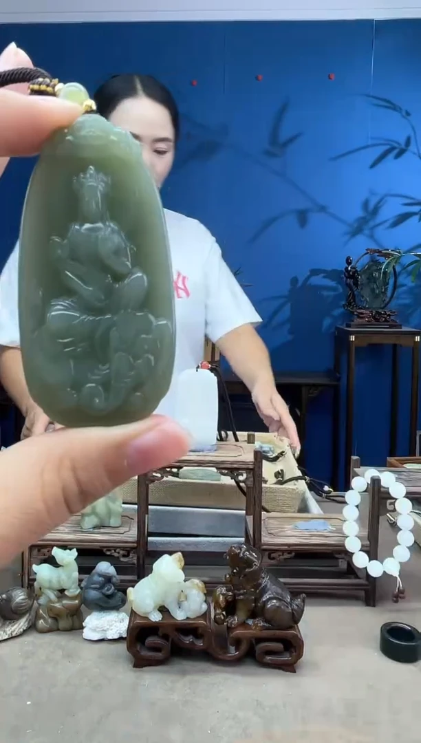 和田玉未镶嵌颈饰1