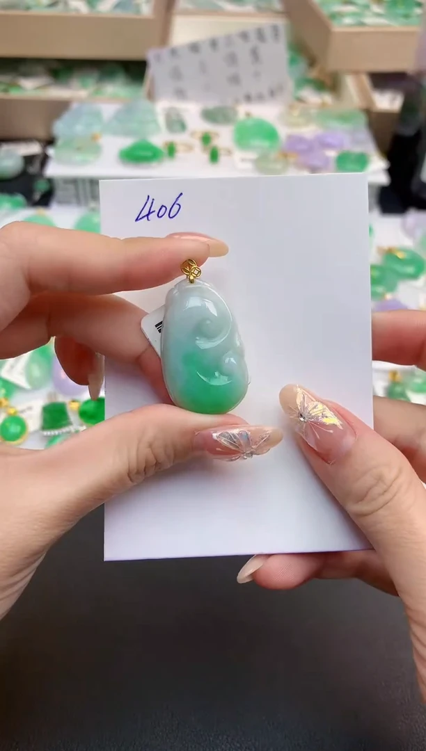 颈饰18K金镶嵌翡翠天然缅甸A货翡翠