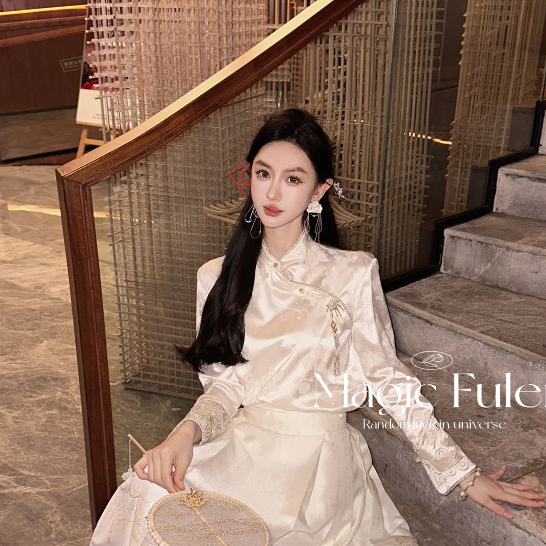 Magic Fuler 米安 [伊人白露]新中式国风缎面绣花烫钻春款开衫