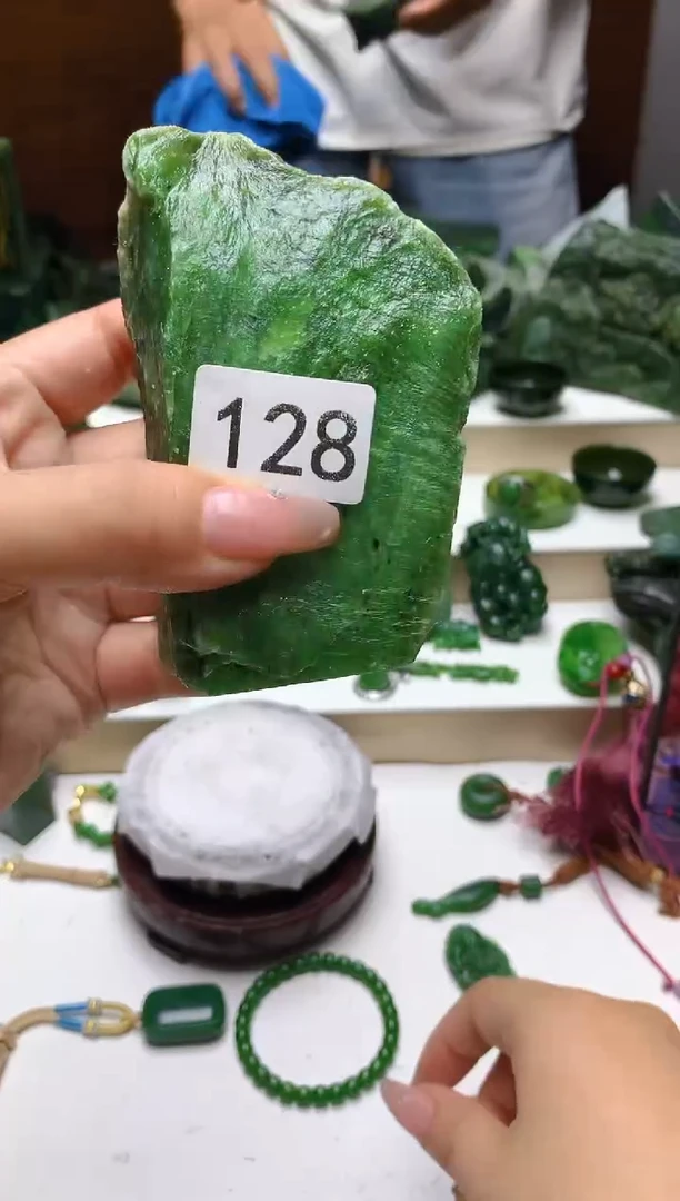 未镶嵌和田玉（碧玉）珠宝半成品0