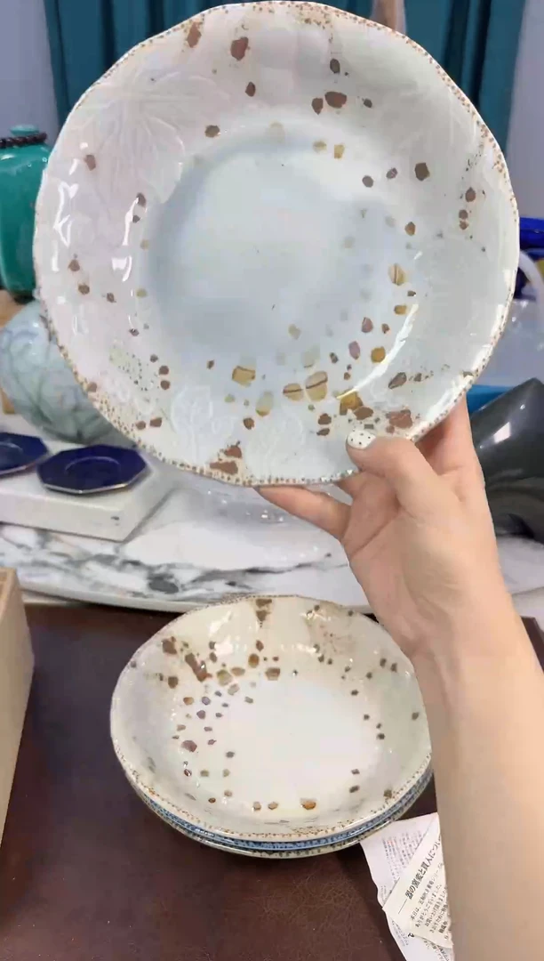 1套5只盘子颜色不同